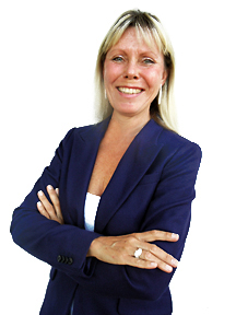 Foto f&ouml;rest&auml;llande Marie-Louise Genach som &auml;r CEO f&ouml;r f&ouml;retaget Prosody. Marie-Louise &auml;r filosofie magister i spr&aring;kvetenskap vid Lunds universitet och &auml;r legitimerad l&auml;rare i svenska och engelska. Hon &auml;r &auml;ven certifierad i aff&auml;rsengelska av Trinity College, Storbrittanien. Marie-Louise &auml;r blond och p&aring; bilden if&ouml;rd en m&ouml;rkbl&aring; kavaj.